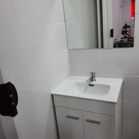 Precioso Moderno Cerca Del Carrefour Rosaleda Apartment